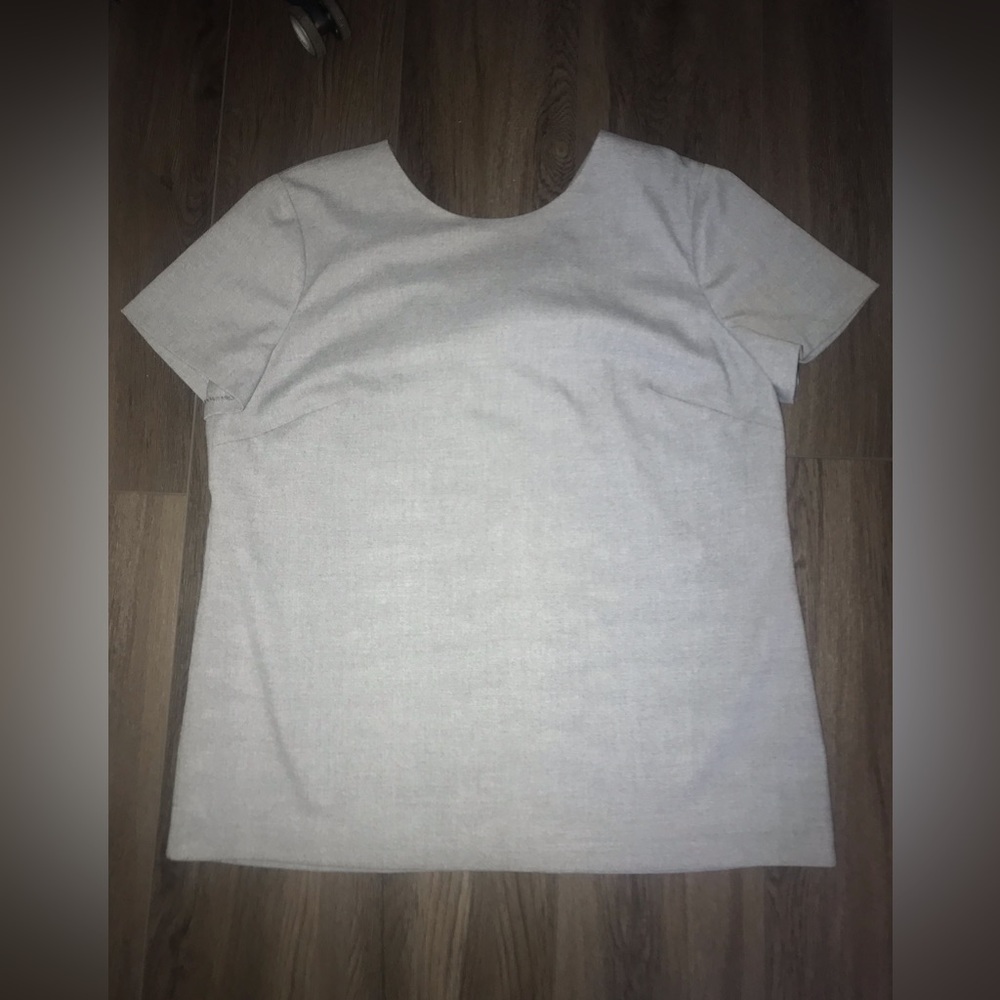 Womens Banana Republic Top With Bow in Back